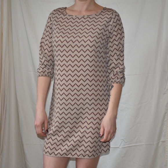 Chevron print tan dress or blouse - Picture 1 of 6